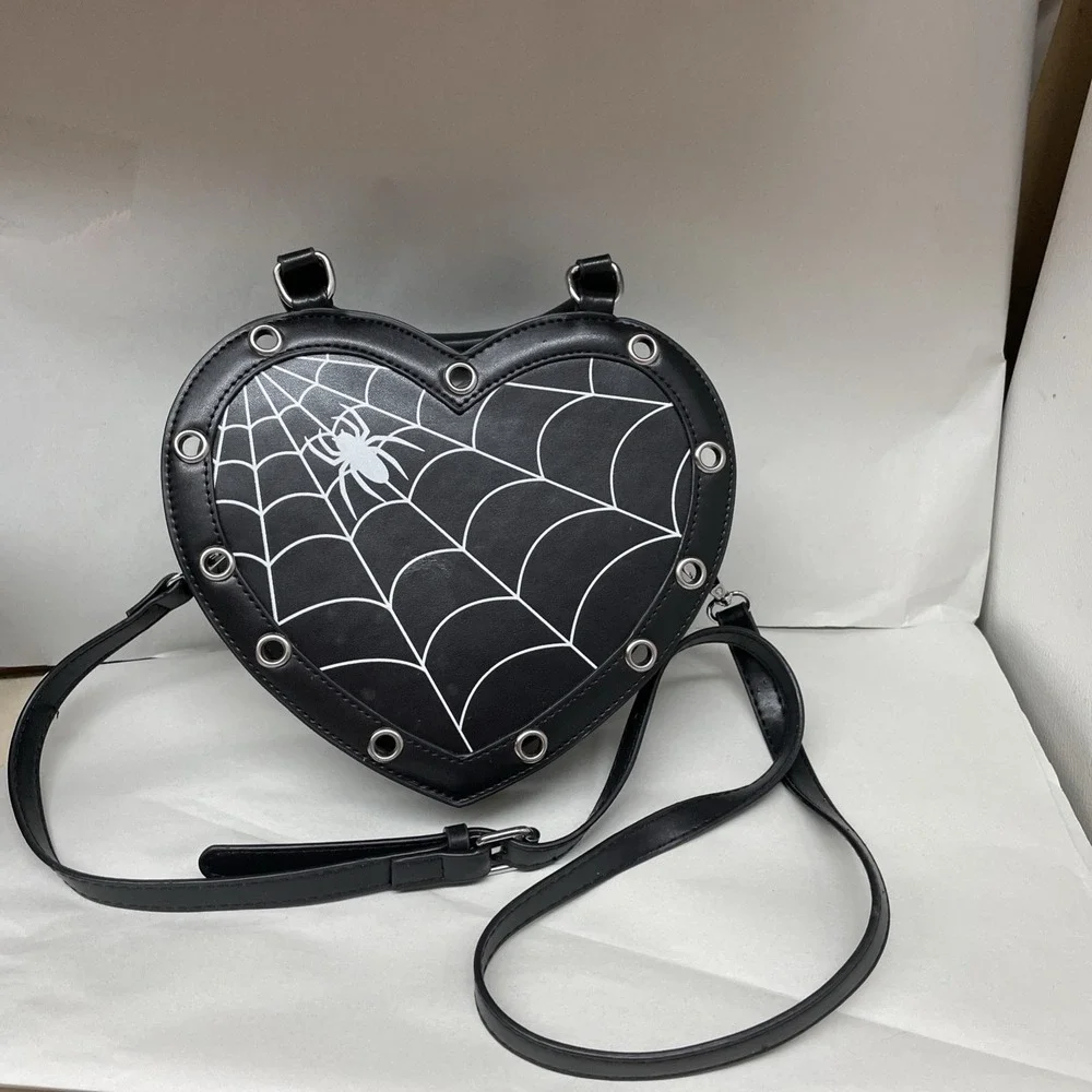 Gothic Style Heart Shaped Spiderweb Purse Black 12